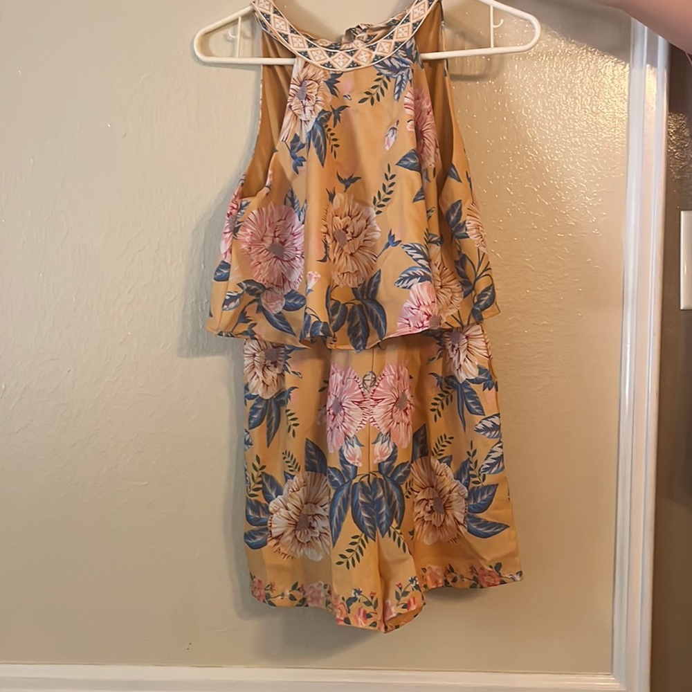 X-small- Floral print the back romper